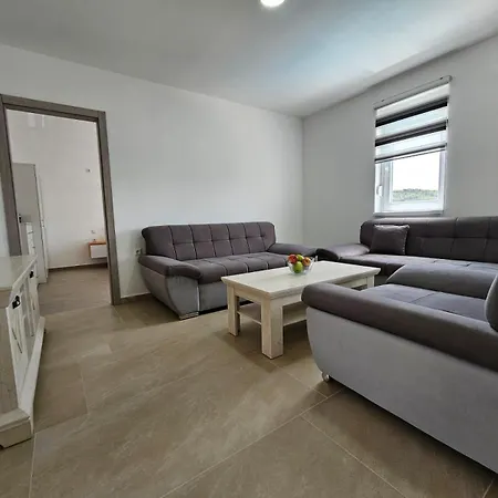 Kovac - 5 Bedroom Private With Pool Vrsine