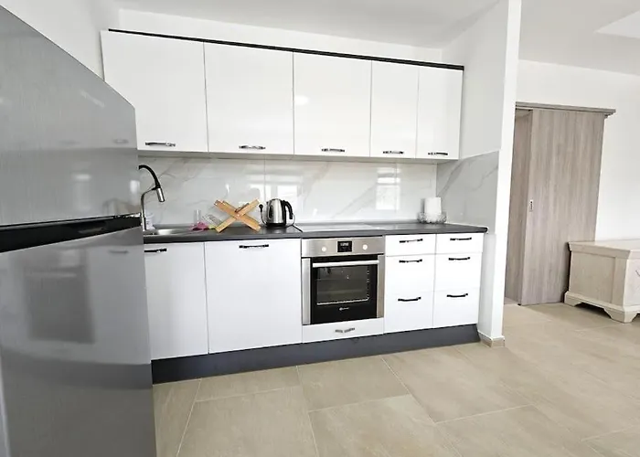 Villa Kovac - 5 Bedroom Private With Pool Vrsine