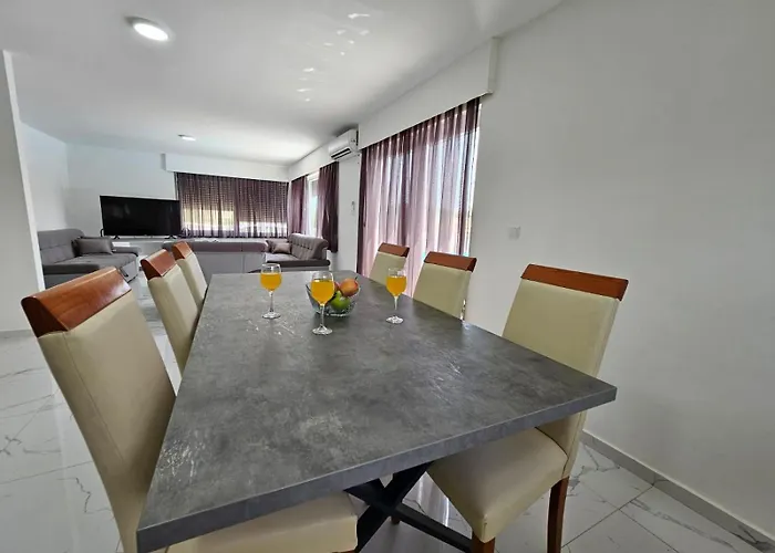 Kovac - 5 Bedroom Private With Pool *
