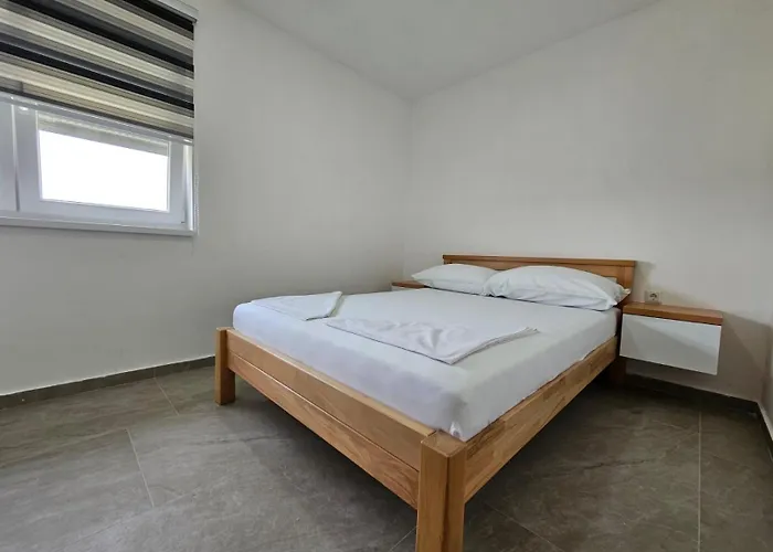 Villa Kovac - 5 Bedroom Private With Pool Vrsine