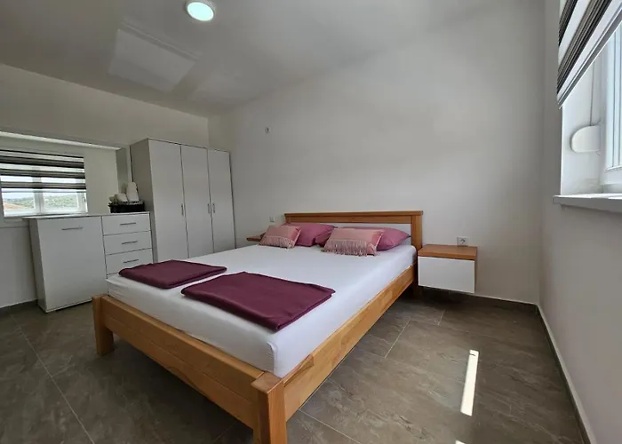 Kovac - 5 Bedroom Private With Pool * Vrsine
