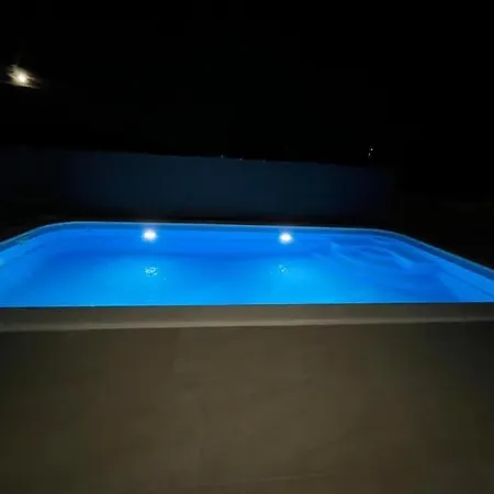 Kovac - 5 Bedroom Private With Pool *