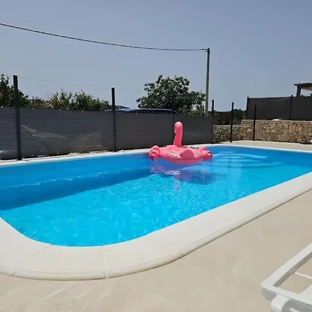 Kovac - 5 Bedroom Private With Pool