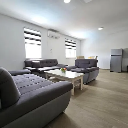 Willa Kovac - 5 Bedroom Private With Pool Vrsine