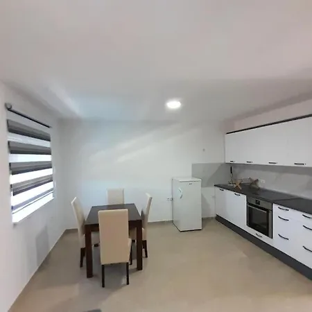 Kovac - 5 Bedroom Private With Pool Willa Vrsine