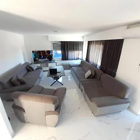 Kovac - 5 Bedroom Private With Pool Willa