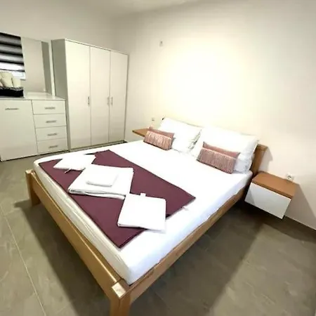 Kovac - 5 Bedroom Private With Pool * Vrsine