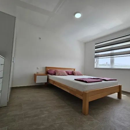 Kovac - 5 Bedroom Private With Pool Willa