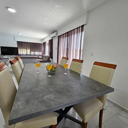 Kovac - 5 Bedroom Private With Pool *